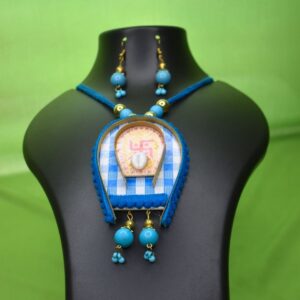 Divine Aura Blue Cowrie Necklace Set - Image 2