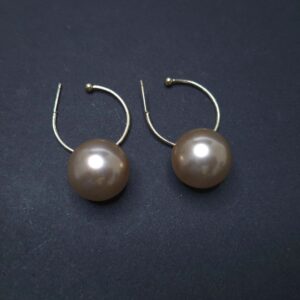 Golden Mocha Pearl Hoop Earrings - Image 3