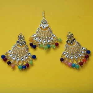 Meenakshi Multicolor Kundan Pearl Chandbali Set - Image 3