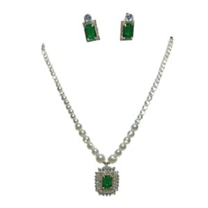 Emerald Grace Pearl Necklace Set - Image 1