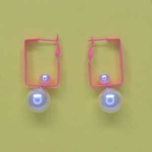 Chic Pearl Drop Geometric Earrings - Image 4