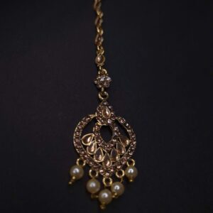 Zoya Vintage Pearl Drop Maang Tikli - Image 1