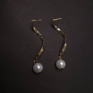 Elegant Twisted Pearl Drop Earrings - Image 3