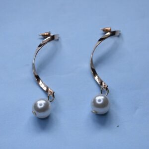 Elegant Twist Pearl Drop Earrings - Image 2